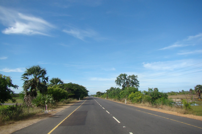 Flat cycle road from Mahabalipuram to Pondicherry